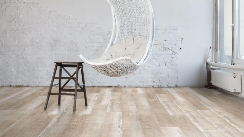 Vinylová podlaha Expona Domestic 5824 Light Saw Mill Oak